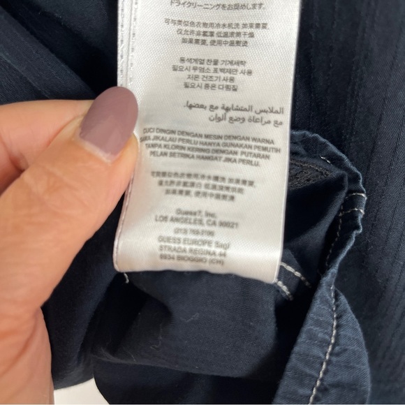 Vintage Men’s Y2K GUESS Dark Blue Casual Button Down Shirt 100% Cotton Small - Picture 9 of 9